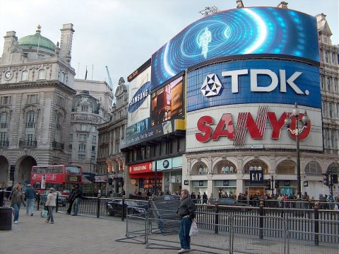 Piccadilly Circus 2.jpg